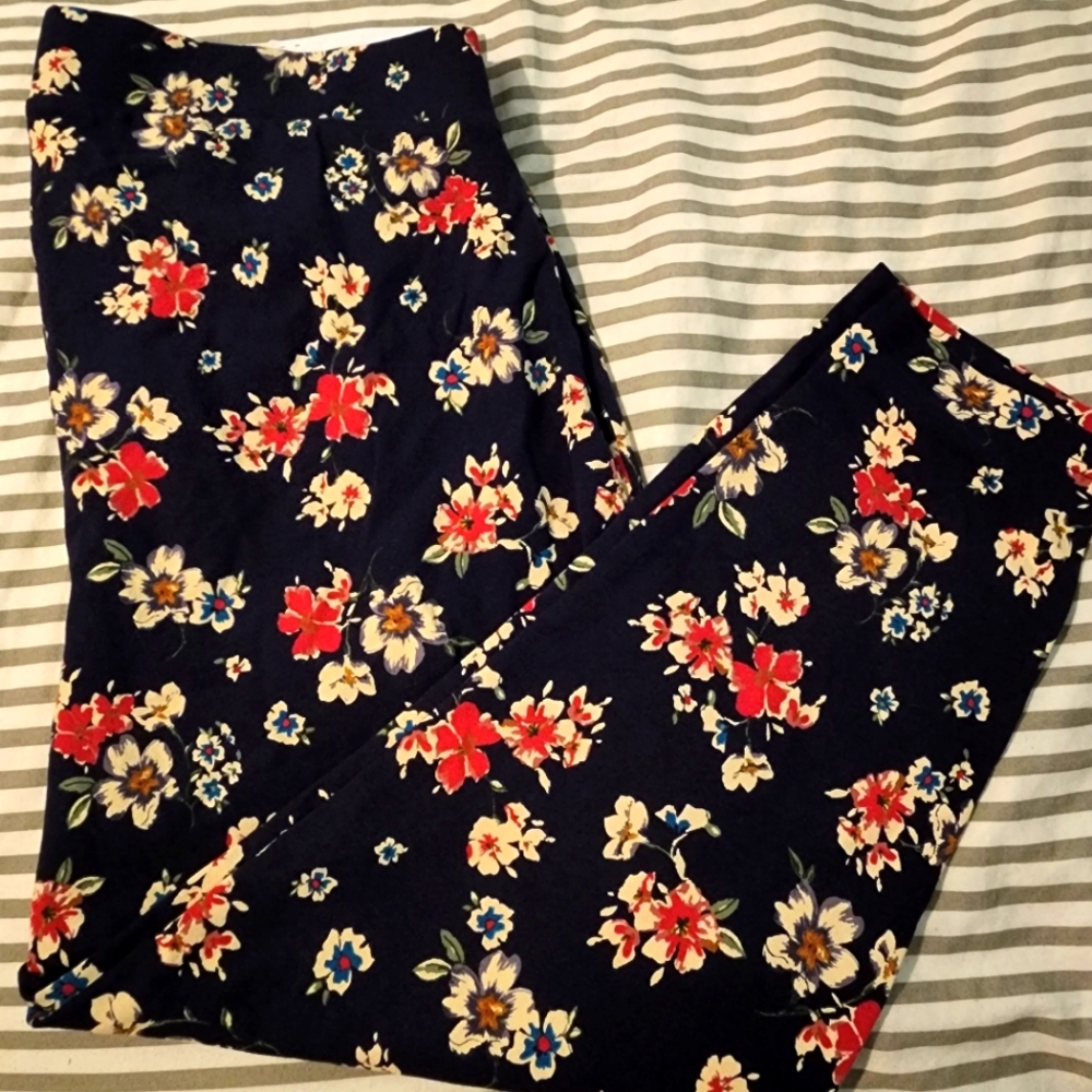 Torrid floral tapered pants